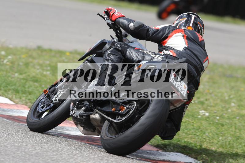 /Archiv-2025/10 23.04.2025 Cornu Master School ADR/rot-rouge/unklar